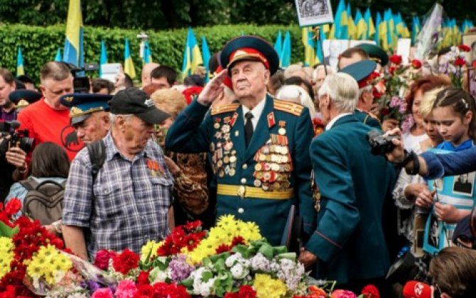 В Украине запретили проводить массовые акции на 8-9 мая