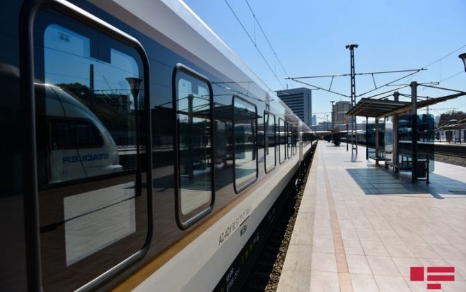 В Азербайджане пассажиров без масок не пустят на железнодорожные станции