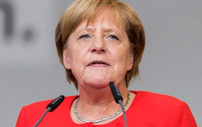Spiegel: Хакеры украли данные почты офиса Меркель в 2015 году