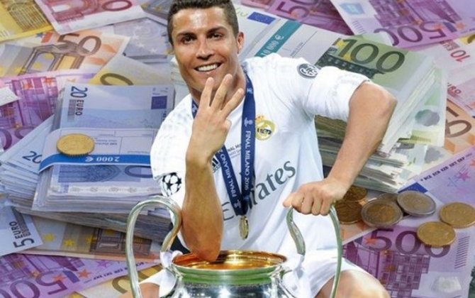 Криштиану Роналду стал первым футболистом-миллиардером