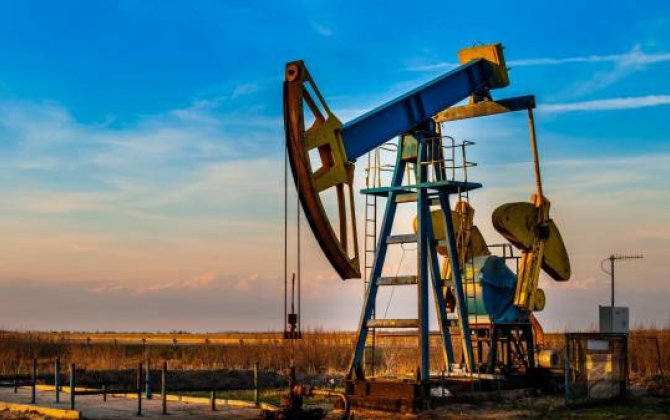 İranda neft hasilatı son 40 ilin minimum həddinə enib 
