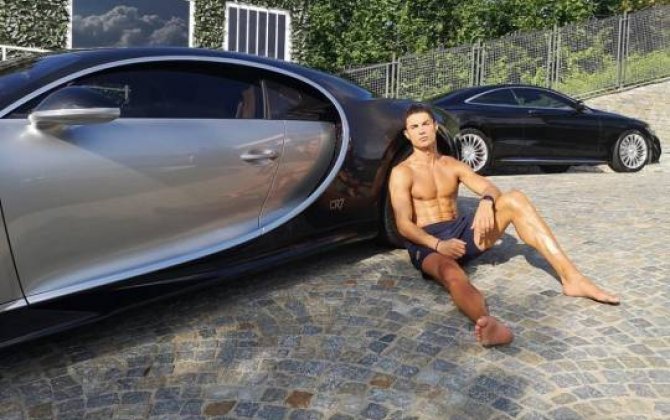 Ronaldo dünyanın ən bahalı avtomobilini aldı...