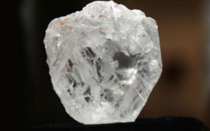 В ЮАР нашли алмаз в 442 карата -(видео)