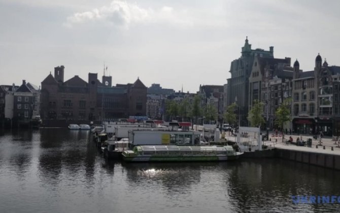 В Амстердаме за день оштрафовали почти 150 нарушителей масочного режима