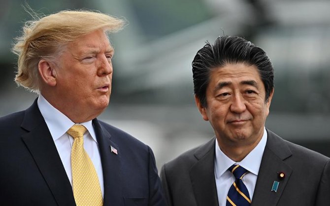 Трамп в разговоре с Абэ назвал его величайшим премьером Японии