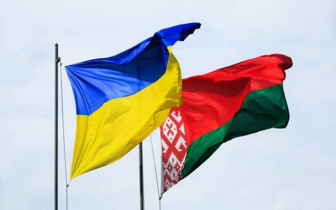 Киев «поставил на паузу» политические контакты с Минском