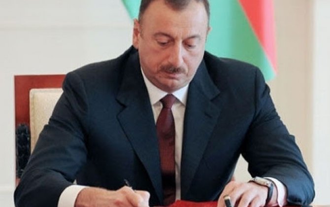 Президент Ильхам Алиев наградил Игоря Сечина орденом «Достлуг»