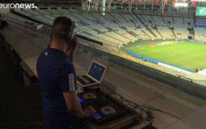 Dünyanın ən böyük futbol stadionunda on minlərlə azarkeşi əvəz edən DJ -  VİDEO