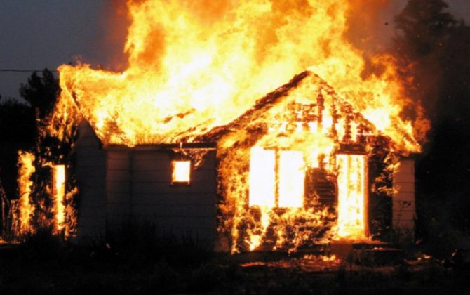 В Товузе сгорел трехкомнатный дом