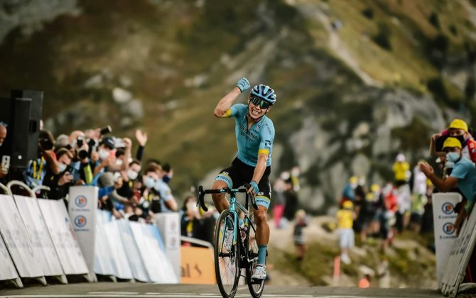 Колумбиец Лопес выиграл 17-й этап «Тур де Франс»