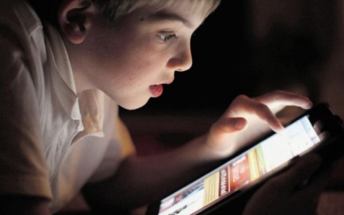 Медики рассказали о влиянии смартфонов на здоровье детей