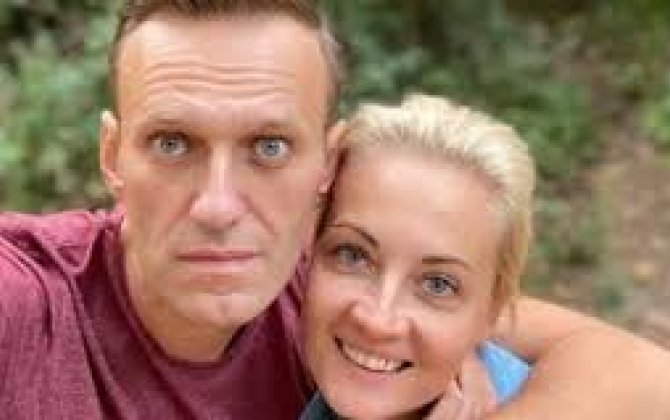 Навальный поблагодарил пилотов S7 и омских медиков