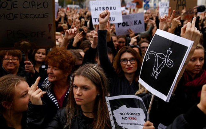 Polşada aborta qadağaya görə etirazlar başladı - 
 FOTO/VİDEO