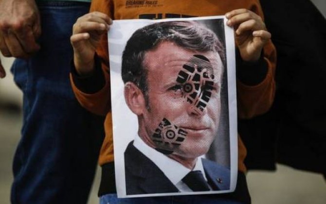 Çeçenistanda Fransa prezidenti “dünyanın bir nömrəli terrorçusu” adlandırıldı