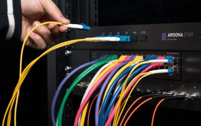 Bölgələrdə 100 məktəbə fiber optik internet çəkiləcək