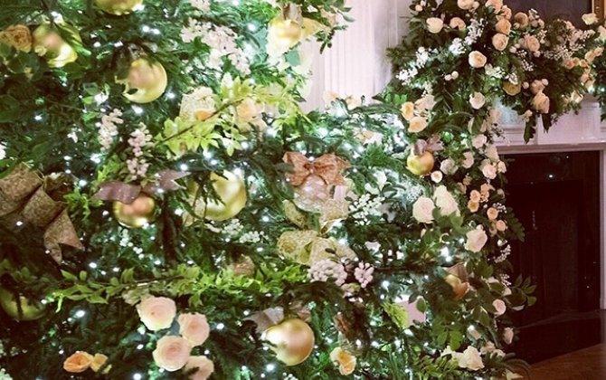 Melania Trump sonuncu dəfə Ağ Evin Milad dekorunu nümayiş etdirdi  - FOTOLAR 