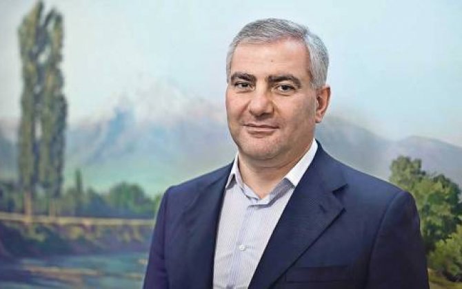 Dünyanın ən varlı ermənisi Paşinyanı istefaya  SƏSLƏDİ