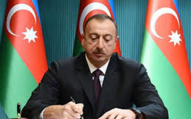 Президент Ильхам Алиев наградил группу военнослужащих ВС Азербайджана орденами и медалями