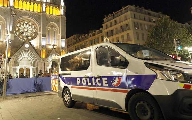 Взявший жену в заложники под Парижем найден мертвым вместе с супругой