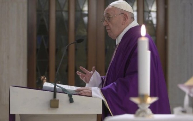 Папа Римский проводит Рождественскую мессу-(видео)