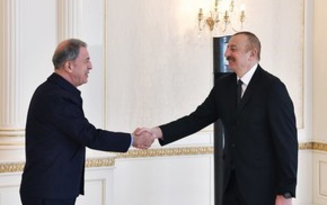 Президент Азербайджана принял делегацию во главе с министром национальной обороны Турции