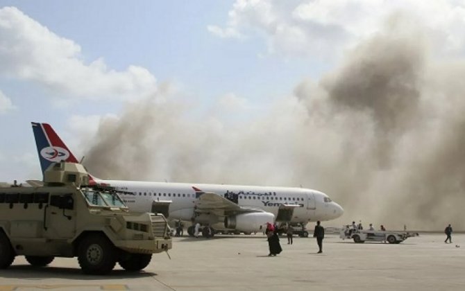 Аэропорт Адена возобновил работу, прерванную из-за обстрела министров