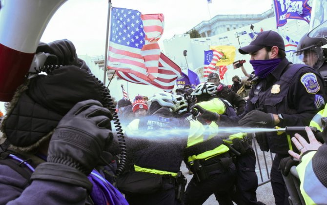В Вашингтоне между сторонниками Трампа и полицией начались столкновения
