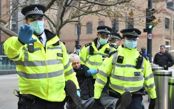 В Лондоне на митинге против карантина задержали 12 человек
