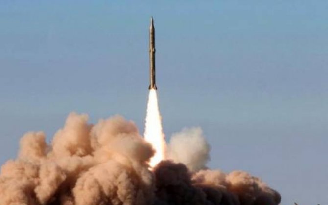 İran çoxsaylı ballistik raket atdı -  VİDEO