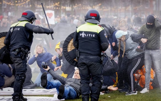 В Нидерландах не намерены отменять комендантский час на фоне беспорядков