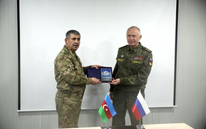 Генерал Фомин на переговорах с Закиром Гасановым-(фото)