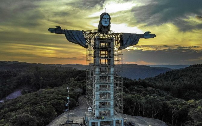 Braziliyada İsa peyğəmbərin indikindən 5 metr hündür heykəli tikilir