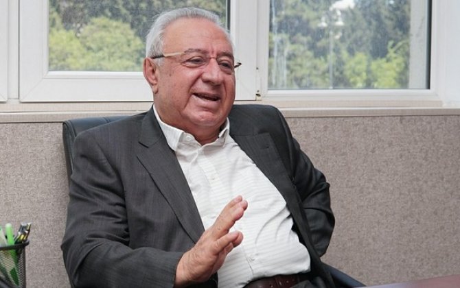 Hüseynbala Mirələmov: “Həyat yoldaşımın başı nəvələrə elə qarışıb ki, məni də yaddan çıxarıb”