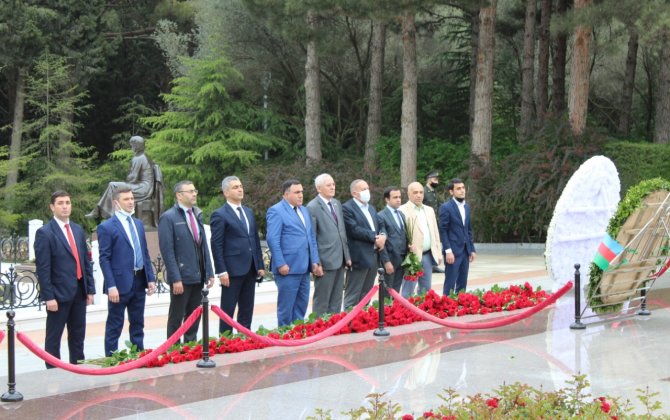 QHT təmsilçiləri Ümummilli Lider Heydər Əliyevin məzarını ziyarət ediblər - FOTO