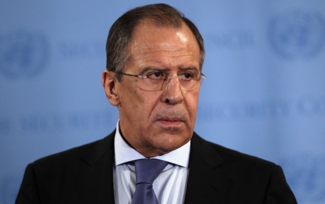 Lavrov Bakıdakı “Qardaşlıq Məzarlığı” Əbədi Xatirə Kompleksini ziyarət edib