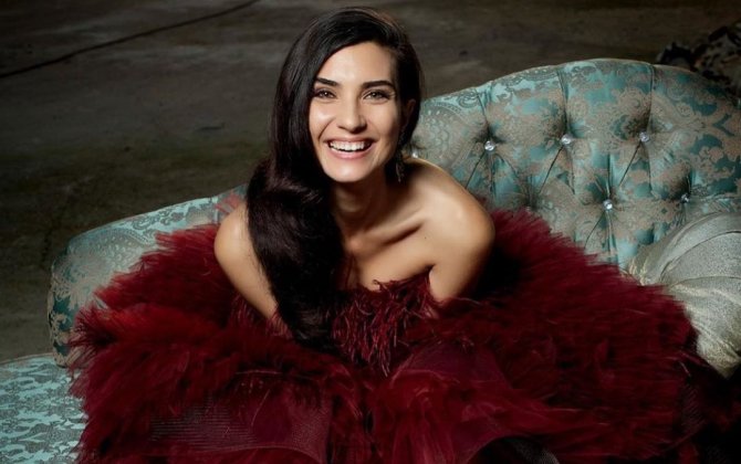 Tuba Büyüküstün makiyajsız fotosunu paylaşdı - FOTO