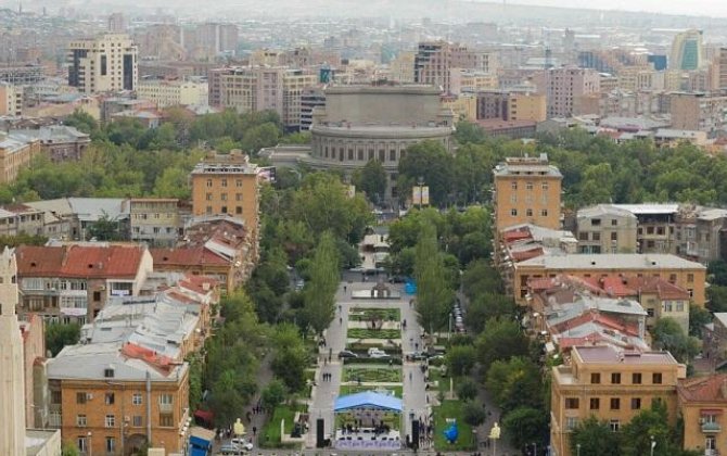 İrəvanda qıtlıq: 250 avtobus işə çıxmadı