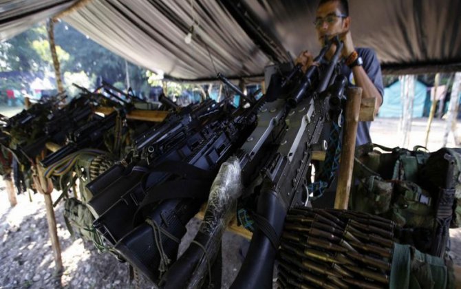 Протестующие украли более 50 единиц оружия на западе Колумбии
