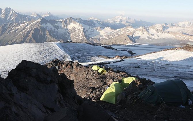 Альпинист умер от сердечного приступа во время восхождения на Эльбрус