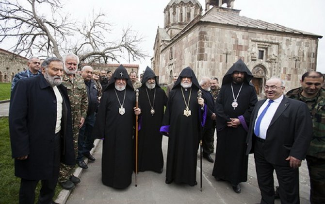 Yaxın saatlarda erməni katolikosunun Laçındakı sərhəd məntəqəsindən keçəcəyi gözlənilir...