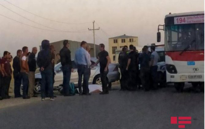 В Баку в ДТП погиб курьер-мотоциклист