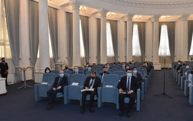 Джейхун Байрамов встретился с дипломатами, командированными за границу в порядке ротации