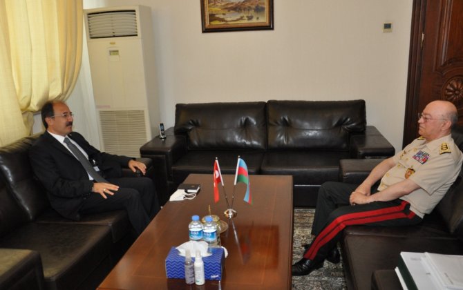 Министр по чрезвычайным ситуациям Кямаледдин Гейдаров встретился с послом Турции
