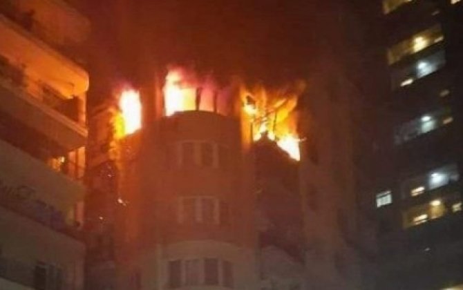 В Баку вспыхнул сильный пожар в многоэтажном здании — ОБНОВЛЕНО