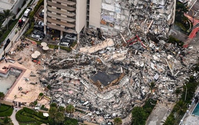 12 mərtəbəli binanın çökdüyü Floridada fövqəladə vəziyyət elan edildi - FOTO