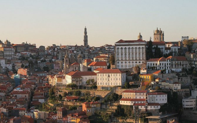 В Португалии в ряде районов вводится комендантский час