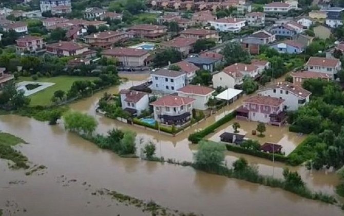 Затоплены некоторые районы Стамбула