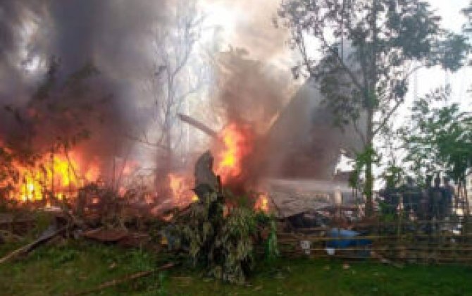 На Филиппинах разбился военный самолет, спасены 40 из находившихся на борту 85 человек — ОБНОВЛЕНО-1-(фото)