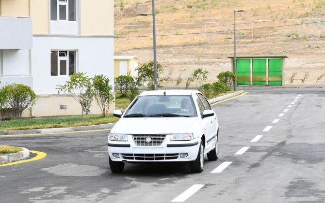 Президент Ильхам Алиев проехал за рулем автомобиля «Khazar»-(фото)