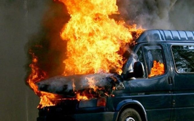 В Джалилабаде сгорел микроавтобус